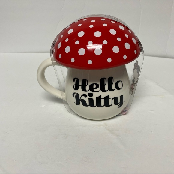 Hello Kitty Sanrio Sculpted Ceramic Mushroom Mug 16oz with Lid - Picture 2 of 4